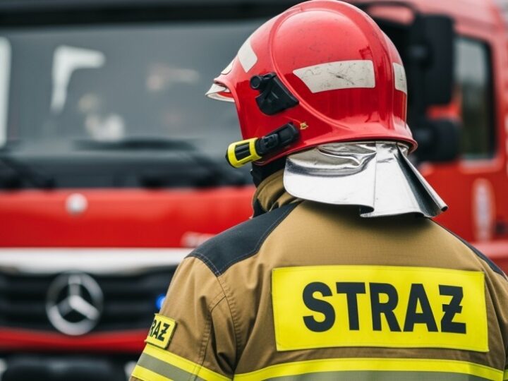 Korczyna wzmacnia bezpieczeństwo strażaków dzięki nowemu umundurowaniu