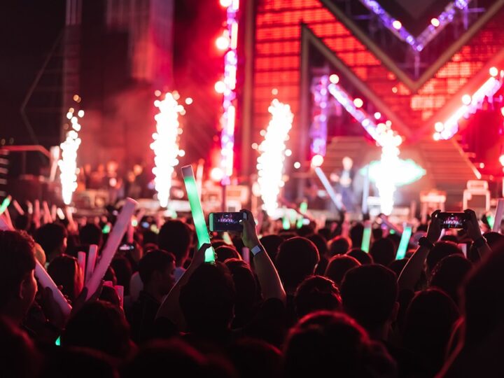 Sebastian Fabijański zachwyci na Młodzieżowym Festiwalu Teatralnym: Monodram „Niemyte dusze” już w piątek!