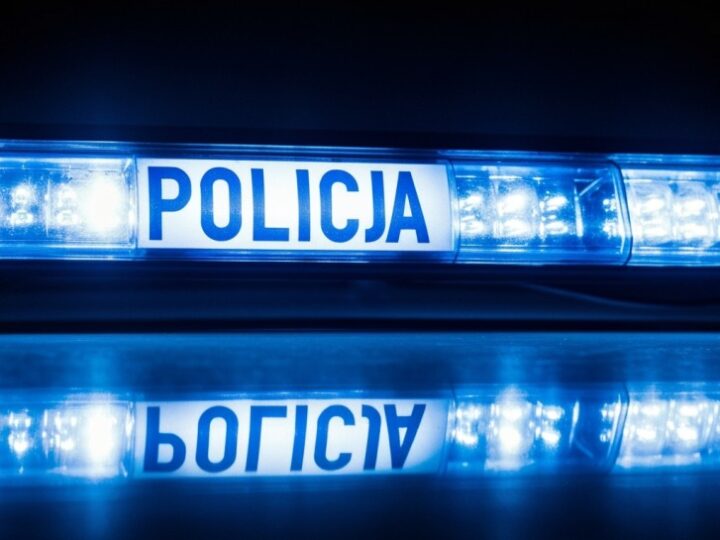 Pijany kierowca subaru uciekał przed policją i wjechał do rowu