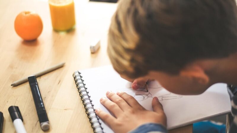 Młodzi odkrywcy górskich tajemnic z Robertem Maciągiem w Krośnieńskiej Bibliotece