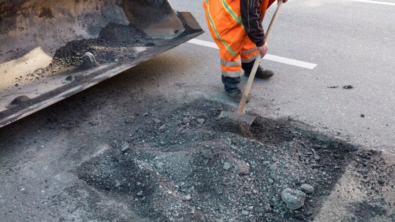 Nowa droga w Jedliczu: zakończenie pierwszego etapu budowy i poprawa komunikacji miejskiej