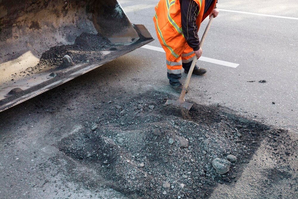 Nowa droga w Jedliczu: zakończenie pierwszego etapu budowy i poprawa komunikacji miejskiej