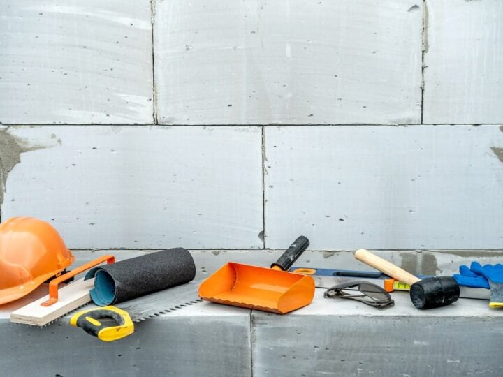 Pierwsi mieszkańcy odbierają klucze do mieszkań w nowym osiedlu w Niżnej Łące