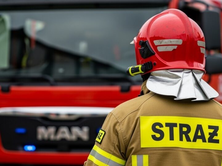 Awansy i odznaczenia dla strażaków OSP Iskrzynia z okazji Święta Niepodległości