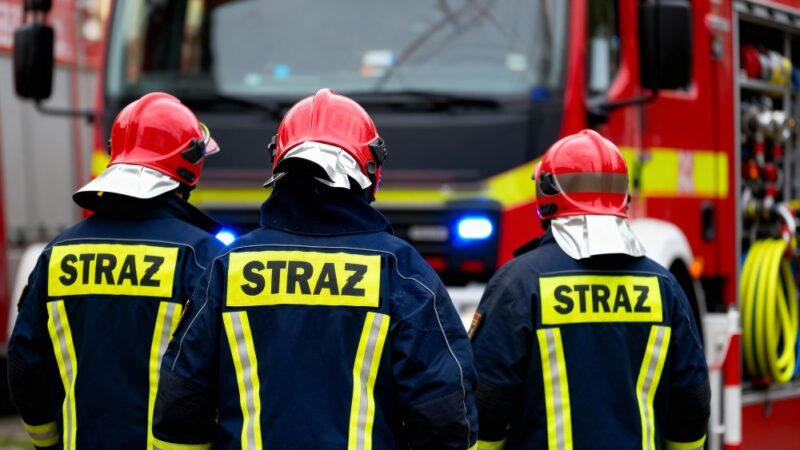 Zimowy chaos: OSP KSRG Iskrzynia w akcji podczas intensywnych opadów śniegu