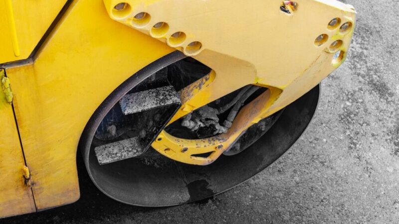 Przebudowa drogi w Porębach: nowa inwestycja dla lepszego komfortu mieszkańców