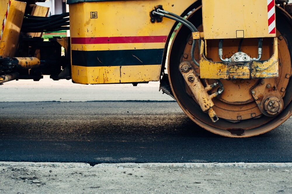 Zalesie z nową nawierzchnią: Remont drogi zakończony sukcesem