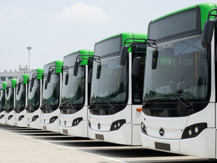 Krosno wprowadza nowoczesne elektryczne autobusy King Long – krok w stronę zielonej mobilności