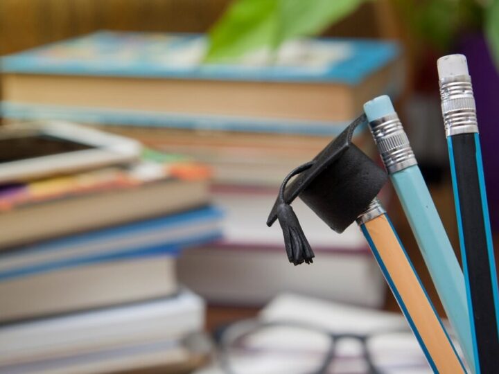 Miasta zapomniane – nowa książka Karola Wałachowskiego o byłych stolicach województw