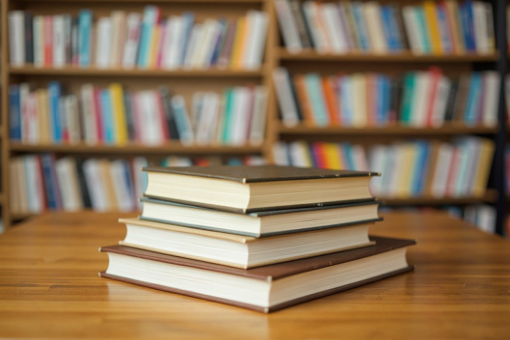 Zatrzymaj się przy poezji Urszuli Ciuby w Komborni – odkryj magię wierszy