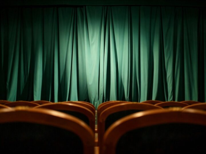 Majówka z Pszczółką Mają: magiczny spektakl dla całej rodziny w Krośnie!