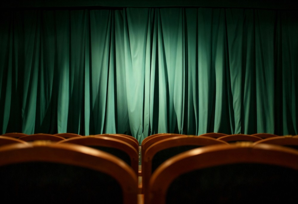 Majówka z Pszczółką Mają: magiczny spektakl dla całej rodziny w Krośnie!