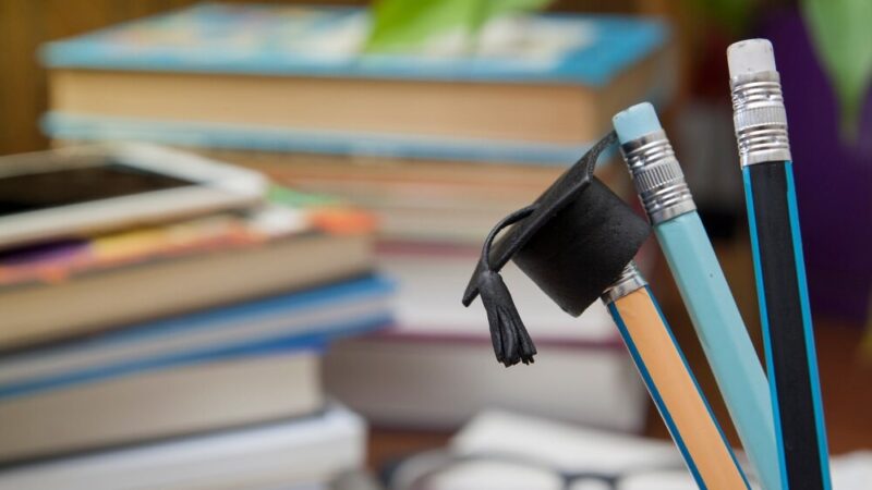 Krościenko Wyżne inwestuje w przyszłość: umowa na modernizację energetyczną szkoły podpisana!