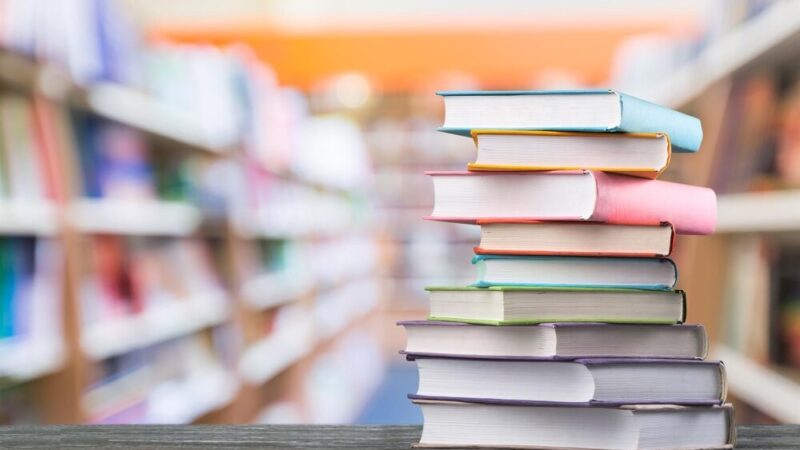 Debiut poetycki Aleksandry Szponar w Krośnieńskiej Bibliotece: Emocje i sztuka słowa