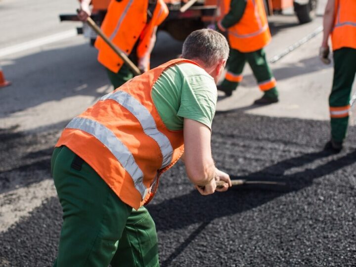 Nowe utrudnienia na ul. Lotników: Zmiana organizacji ruchu