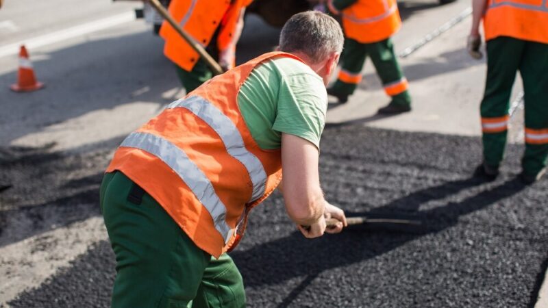 Nowe utrudnienia na ul. Lotników: Zmiana organizacji ruchu
