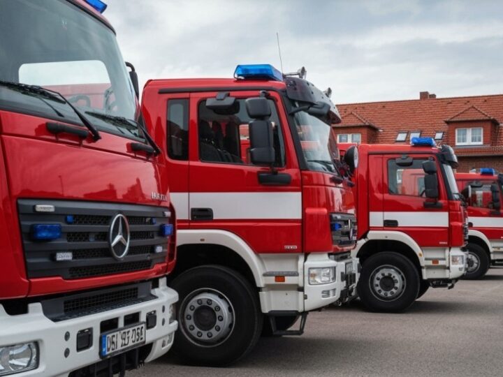Strażacy w Równem walczą z niebezpieczną substancją ropopochodną na drogach