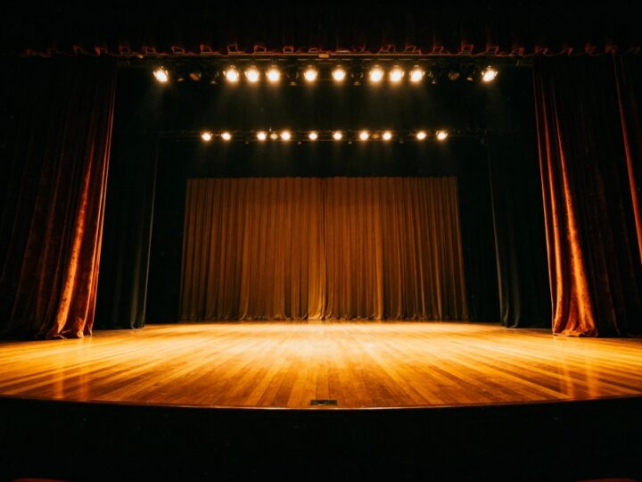 Finałowy Spektakl Grupy Teatralnej „Łyk Szczęścia” i Klubu Umiałka w RCKP