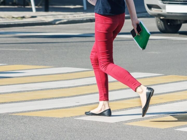 Motocyklista w Tylawie w poważnym wypadku: intensywna akcja ratunkowa