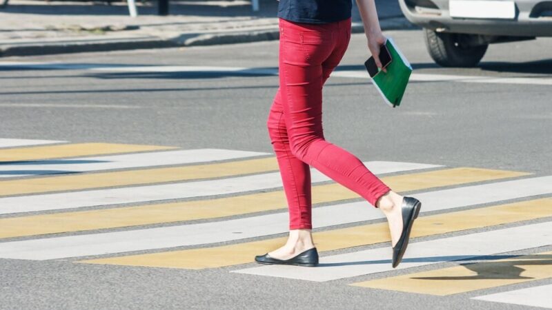 Motocyklista w Tylawie w poważnym wypadku: intensywna akcja ratunkowa