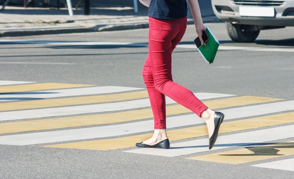 Motocyklista w Tylawie w poważnym wypadku: intensywna akcja ratunkowa