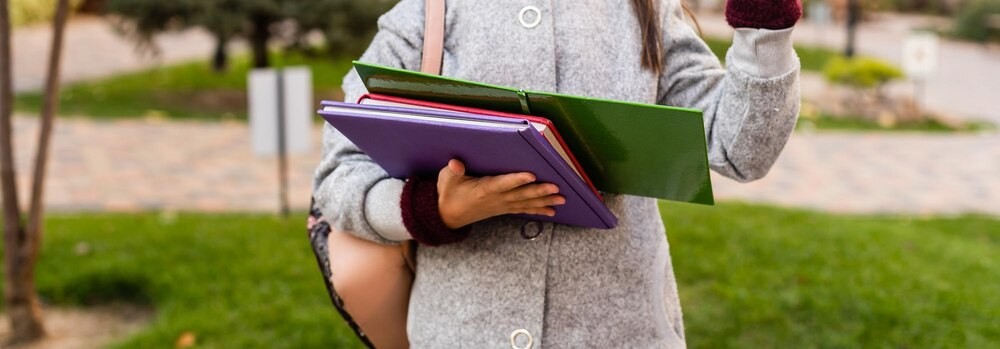 Młodzież w Krośnie: Jak planują przyszłość i czego oczekują od szkół?