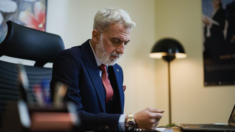 Kiedy pożyczka dla firmy na raty jest najkorzystniejszym sposobem na finansowanie nowych inwestycji w przedsiębiorstwie?