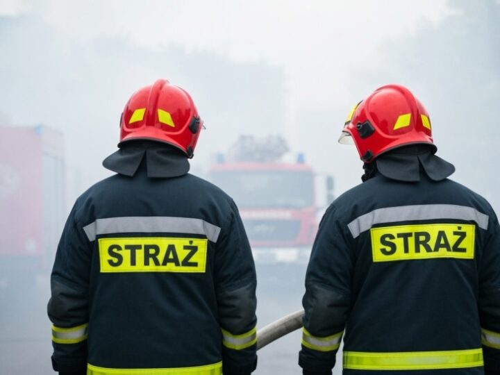 Strażacy w akcji: Bohaterskie ratowanie koni i mienia w Targowiskach