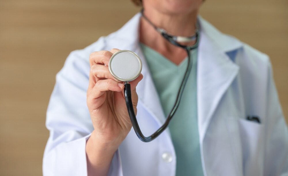 Defibrylatory AED w Miejscu Piastowym: Każdy może uratować życie!