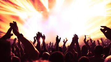 NOCNE SHOW BALONÓW I LASERÓW – MAGIA ŚWIATŁA I MUZYKI