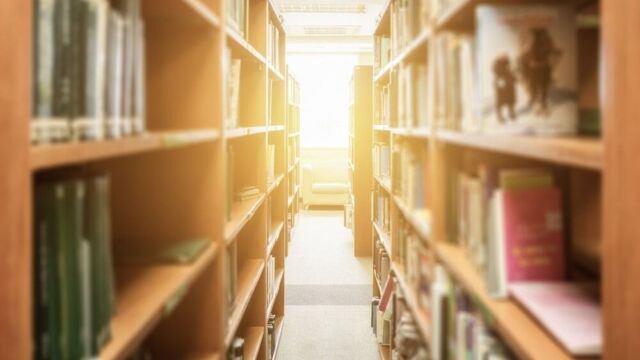 Paweł Beręsewicz rozmawiał z uczniami o zagadkach w książkach